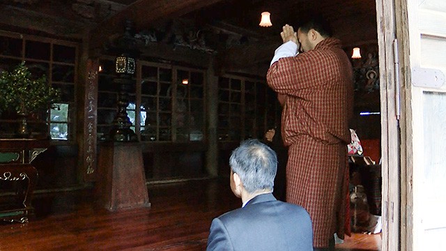 offering prayers at Eiheiji