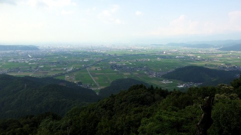 山頂から福井市方面の眺め