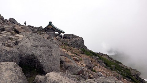 Hakusan Okumiya Shrine which is located right under the summit of Gozenpo Peak
