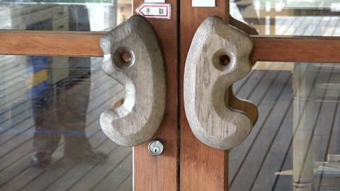 comma-shaped jewel door knob