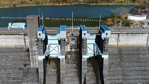 Radial gates of Hirono Dam