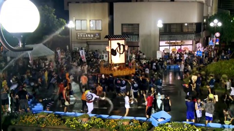 Awara hot spring water splashing festival 