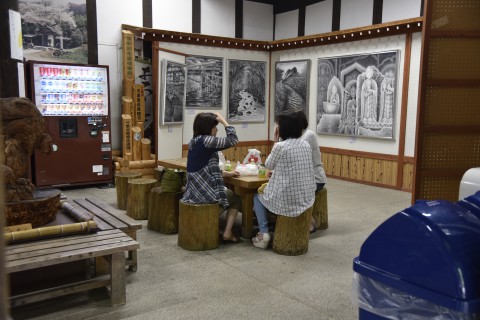 you can enjoy chatting, looking at exhibits and relaxing in this area