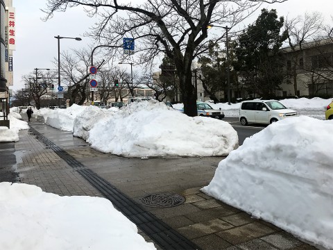 The current state of the road in the center of Fukui city