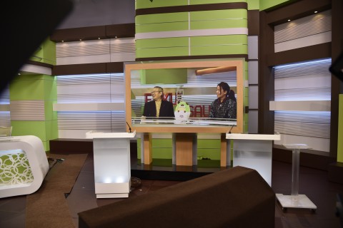 Ms. Sonam Choki and Mr. Nosaka (the former president of Bhutan Museum Fukui) on a screen in the studio