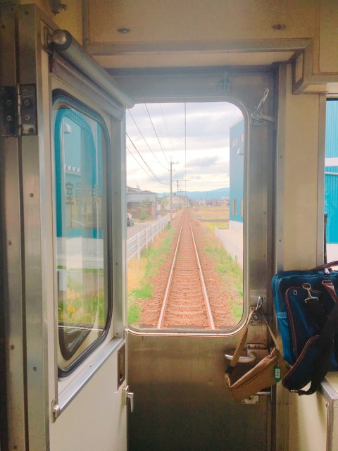 the scenery that can be seen from the window of the train of Echizen Railway